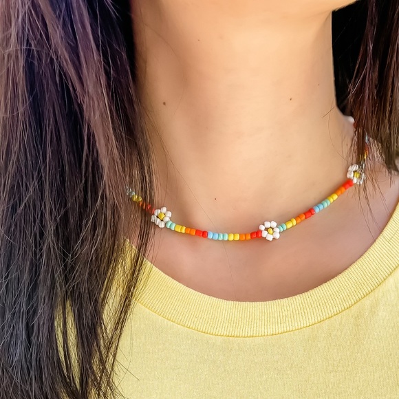 Rainbow Daisy Beaded Necklace - Picture 7 of 10